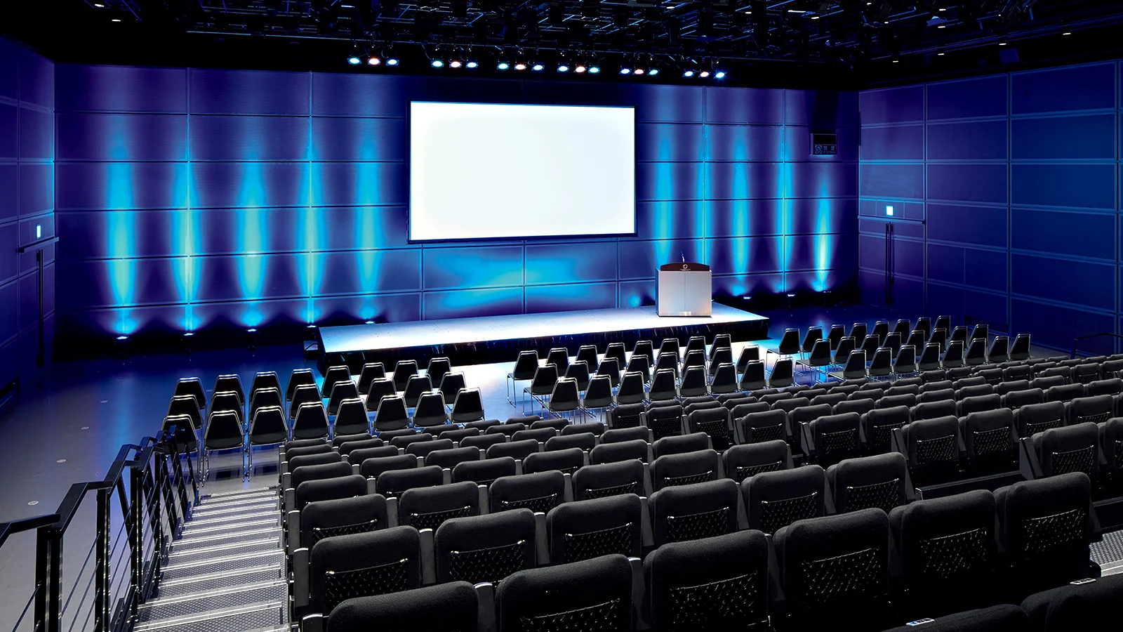 東京国際フォーラ