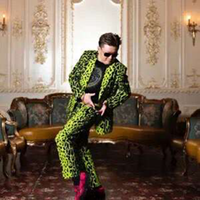 ニシオ カルロスの写真